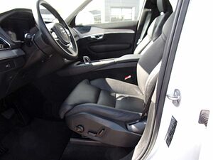 Volvo  Plus Bright AWD