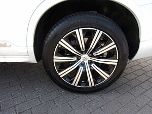 Volvo  Plus Bright AWD
