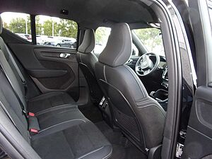 Volvo  B3  Plus Dark 2WD