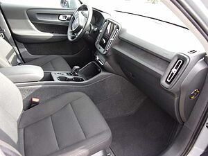 Volvo  T2 Essential 2WD