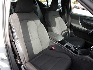 Volvo  T2 Essential 2WD