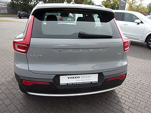 Volvo  T2 Essential 2WD