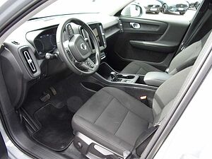 Volvo  T2 Essential 2WD
