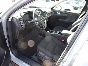 Volvo  T2 Essential 2WD