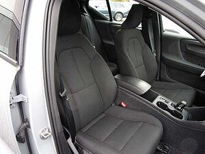 Volvo  T2 Essential 2WD