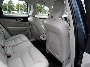 Volvo  B4 Plus Dark AWD