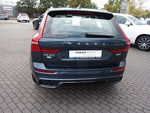 Volvo  B4 Plus Dark AWD
