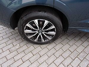 Volvo  B4 Plus Dark AWD