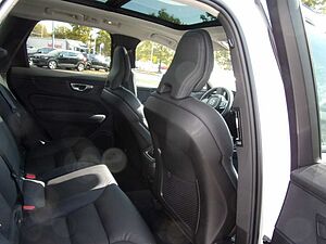 Volvo  B4  Plus Dark AWD