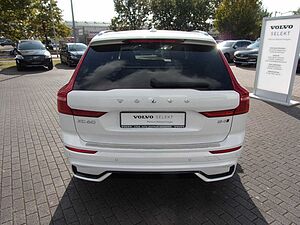 Volvo  B4  Plus Dark AWD