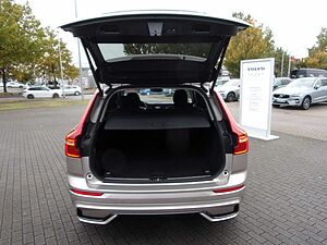 Volvo  B4 Plus Dark 2WD