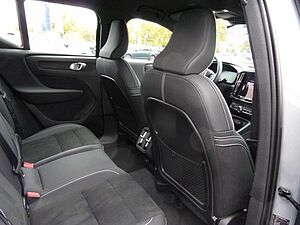 Volvo  T2  Plus Dark 2WD
