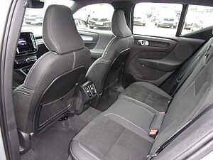 Volvo  T2  Plus Dark 2WD