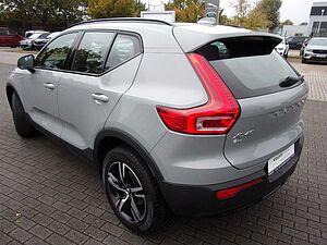 Volvo  T2  Plus Dark 2WD