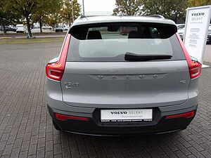 Volvo  T2  Plus Dark 2WD