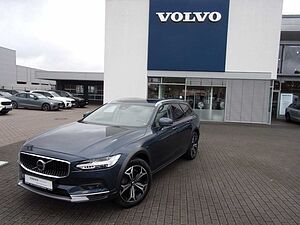 Volvo  B4 Cross Country Pro AWD