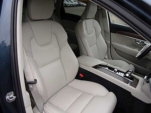 Volvo  B4 Cross Country Pro AWD