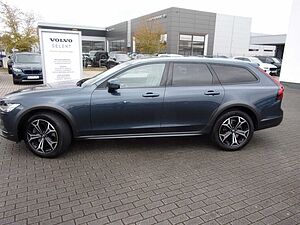 Volvo  B4 Cross Country Pro AWD