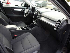 Volvo  T3 Momentum Pro 2WD