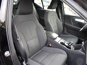 Volvo  T3 Momentum Pro 2WD