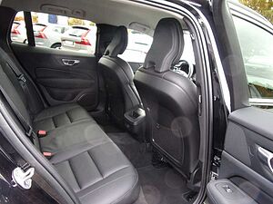 Volvo  B4  Plus Bright