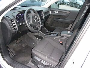 Volvo  T2 Essential 2WD
