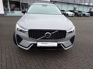 Volvo  B4Plus Dark 2WD