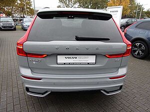 Volvo  B4Plus Dark 2WD