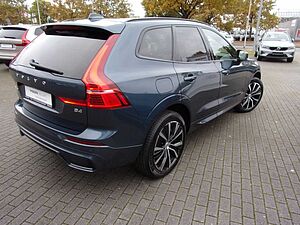 Volvo  B4 Plus Dark 2WD