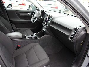 Volvo  T2 Essential 2WD