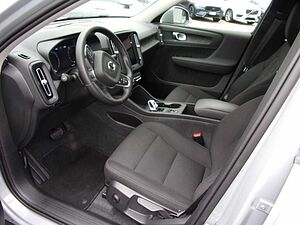 Volvo  T2 Essential 2WD