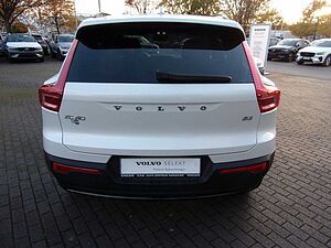 Volvo  B3 Plus Dark 2WD