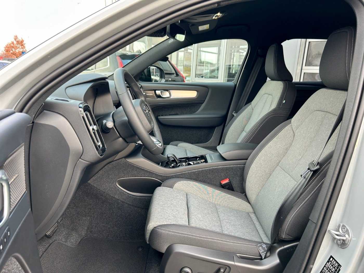 Volvo  T2 PLUS DARK  - Sofort lieferbar -