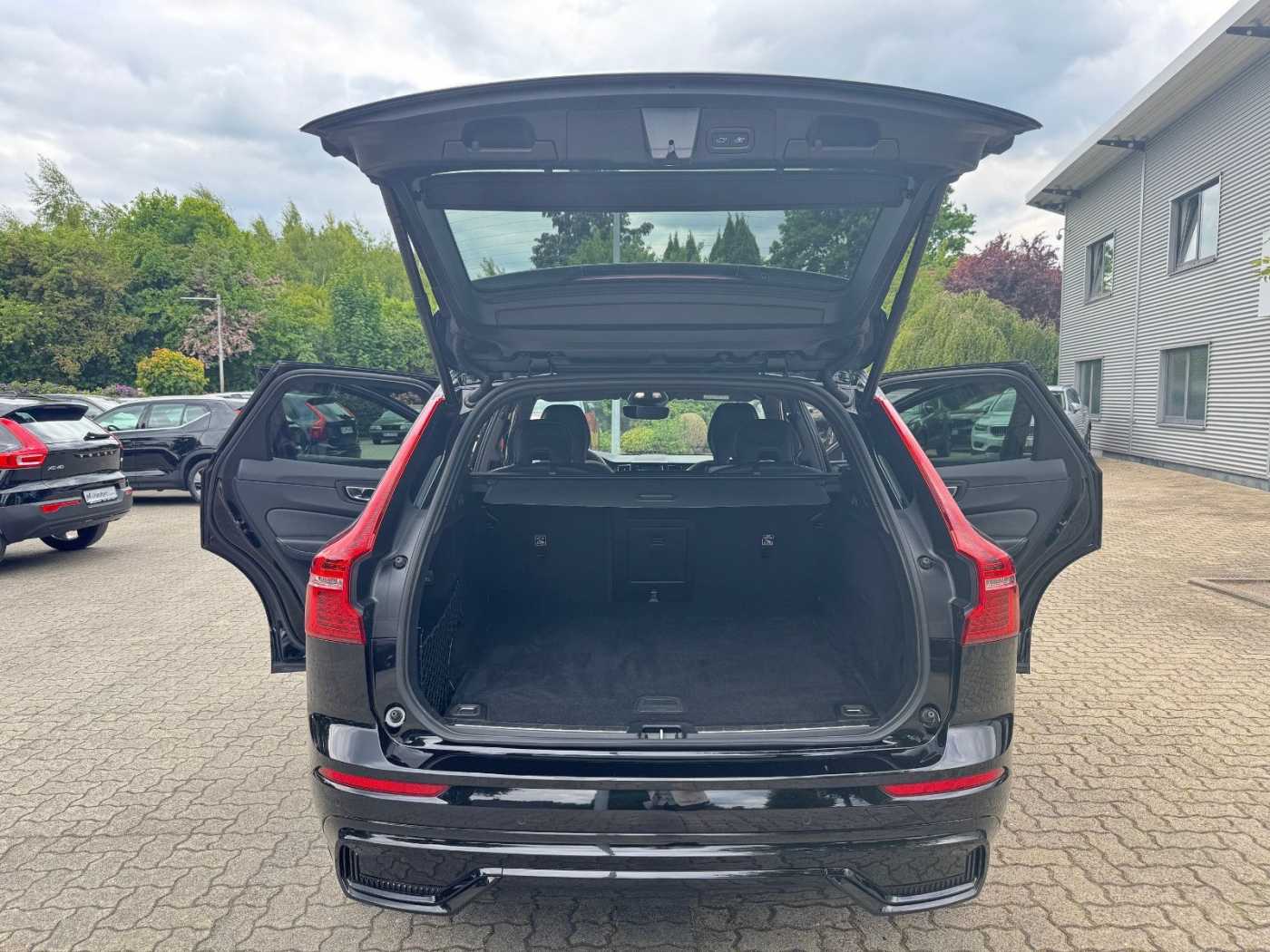 Volvo  B4 D AWD Geartronic PLUS DARK - Sthzg - H/K