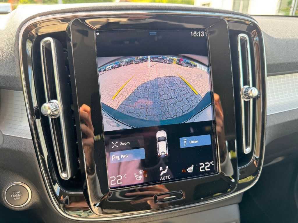 Volvo  T3 MOMENTUM PRO - Kamera - Keyless - LED -