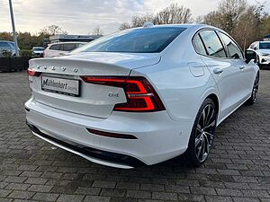 Volvo  B4 B DKG PLUS DARK - Sofort lieferbar -