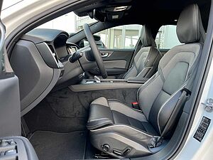 Volvo  B4 B DKG PLUS DARK - Sofort lieferbar -