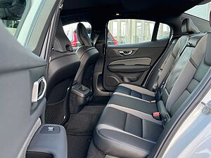 Volvo  B4 B DKG PLUS DARK - Sofort lieferbar -