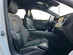 Volvo  B4 B DKG PLUS DARK - Sofort lieferbar -