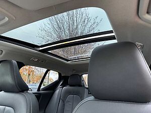 Volvo  B3 DKG PLUS DARK - Pano - Sthzg -