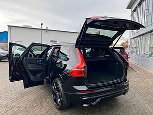 Volvo  T6 Recharge AWD Geartr. PLUS BLACK EDITION