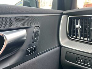 Volvo  T6 Recharge AWD Geartr. PLUS BLACK EDITION