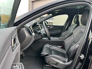 Volvo  T6 Recharge AWD Geartr. PLUS BLACK EDITION