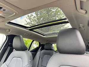 Volvo  B3 DKG PLUS DARK - Pixel - Pano - 360 - H/K