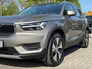 Volvo  T3 MOMENTUM PRO - Kamera - Keyless - LED -