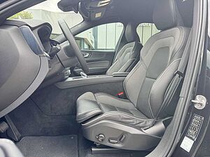 Volvo  B4 D AWD Geartronic PLUS DARK - Sthzg - H/K