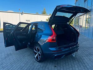Volvo  B4 D AWD Geartr. ULTIMATE DARK - AHK -