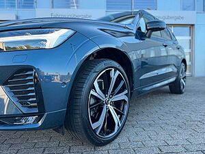 Volvo  B4 D AWD Geartr. ULTIMATE DARK - AHK -