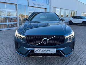 Volvo  B4 D AWD Geartr. ULTIMATE DARK - AHK -