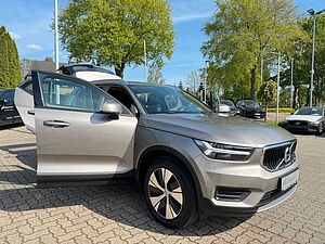Volvo  T3 MOMENTUM PRO - Kamera - Keyless - LED -